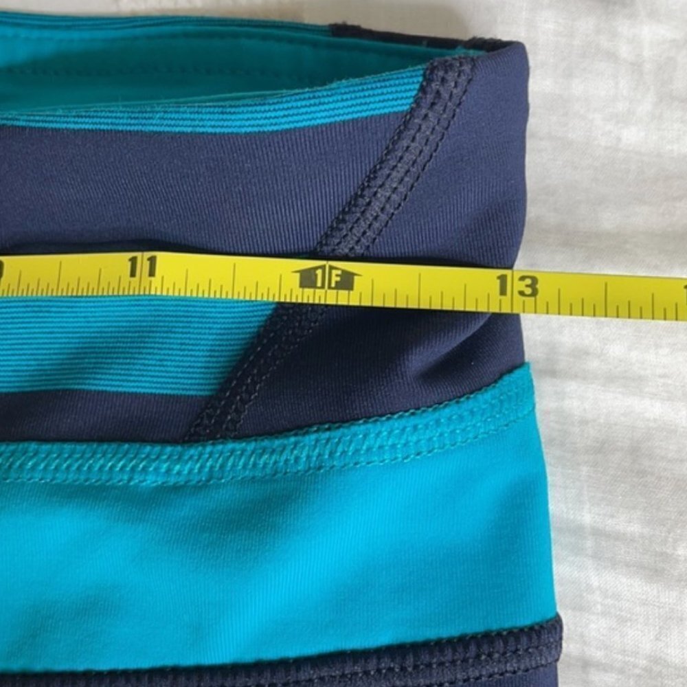 Lululemon Navy Inspire Crop II 22" - Picture 14 of 15